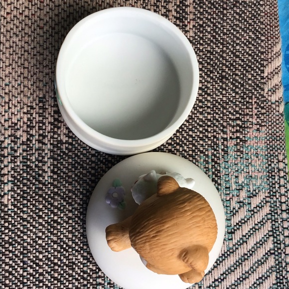 Beary Cute Keeper Porcelain baby Trinket Box - Picture 5 of 8